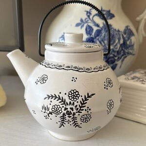 Elegant Black and White Floral Teapot